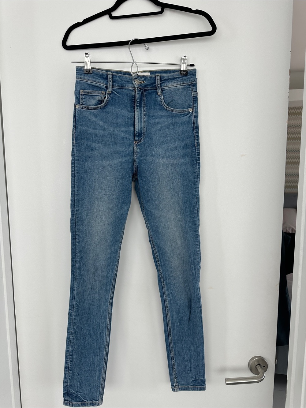 Zara Women’s Skinny Jeans in Medium Blue Wash